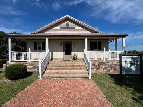 110 Vine St, Winchester, KY, 40391-2146 | Card Image