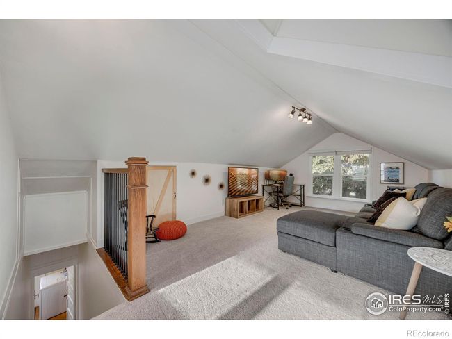 Great family room or hangout spot at the top of the stairs. | Image 27