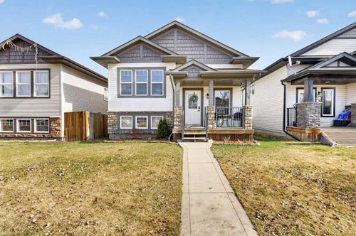 38 Regatta Way, Sylvan Lake, AB, T4S0E8 | Card Image