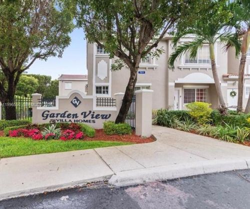 203-7211 Nw 174th Ter, Hialeah, FL, 33015-1179 | Card Image