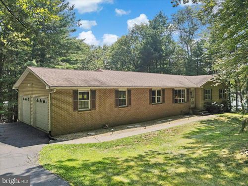 2171 White Pine Dr, Saylorsburg, PA, 18353-8593 | Card Image
