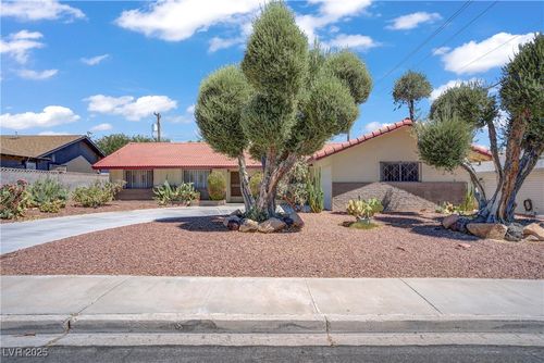 2604 Gilmary Ave, Las Vegas, NV, 89102-2064 | Card Image