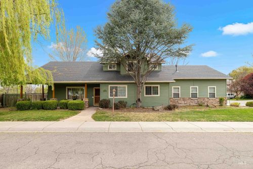 4394 N Colonial Park Way, Boise, ID, 83713-1936 | Card Image