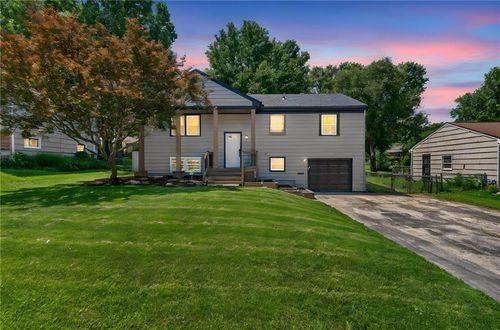 10909 W 72nd Ter, Shawnee, KS, 66203-4409 | Card Image