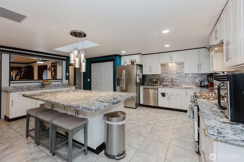 12306 Champion Dr Sw, Olympia, WA, 98512-9015 | Card Image