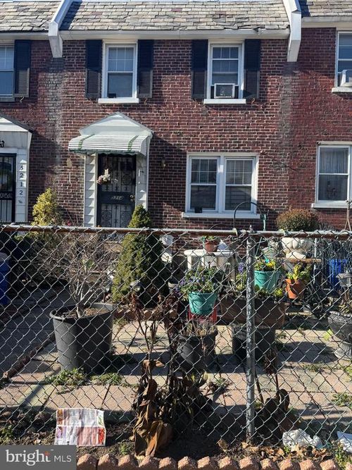5214 N Howard St, PHILADELPHIA, PA, 19120-3418 | Card Image