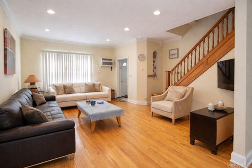 31-21 76th St, East Elmhurst, NY, 11370-1822 | Card Image