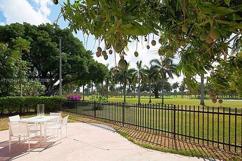 5570 Lagorce Dr, Miami Beach, FL, 33140-2138 | Card Image