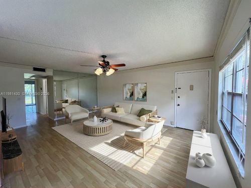 apt-201b-850 Sw 133rd Ter, Pembroke Pines, FL, 33027-6455 | Card Image