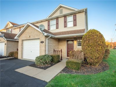 200 Stoneridge Boulevard, Townhouse with 2 bedrooms, 1 bathrooms and 1 parking in Twp Of But Nw PA | Image 3