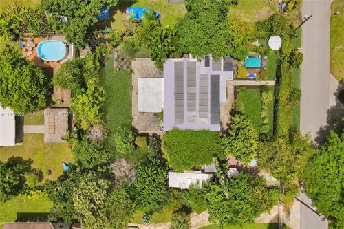 70 Ne 152nd St, Miami, FL, 33162-4247 | Card Image