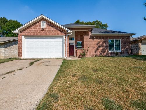 705 Lynnfield Dr, Arlington, TX, 76014-3013 | Card Image