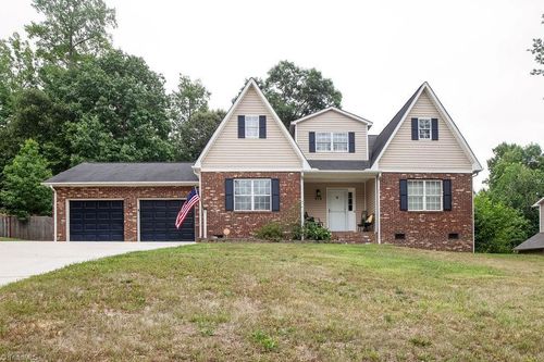 318 Daniel Paul Dr, Archdale, NC, 27263-3853 | Card Image