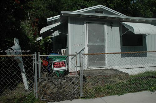 3537 Charles Ave, Miami, FL, 33133-5713 | Card Image
