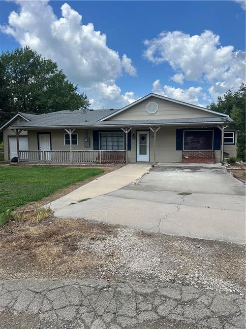 403 N Foreman St, Caney, KS, 67333-1223 | Card Image