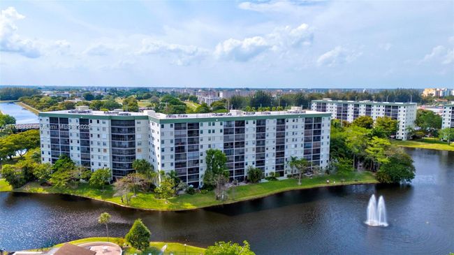 APT-908 - 2334 S Cypress Bend Dr, Condo with 3 bedrooms, 2 bathrooms and null parking in Pompano Beach FL | Image 30