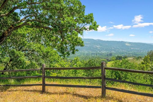 10 High Grove Ln, Sonoma, CA, 95476 | Card Image