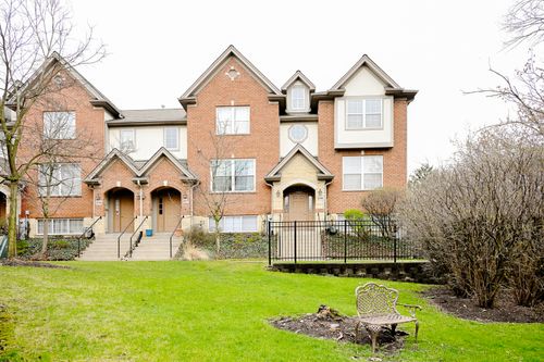 219 River Front Dr, Mount Prospect, IL, 60056-1993 | Card Image