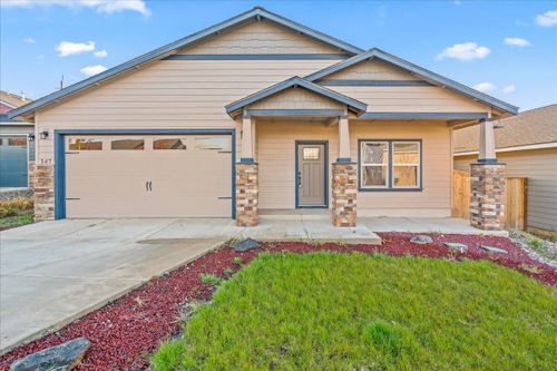 147 Nw 31st Street, Redmond, OR, 97756 | Card Image