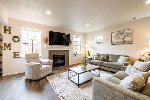 3738 Sw Pumice Ave, Redmond, OR, 97756-6943 | Card Image