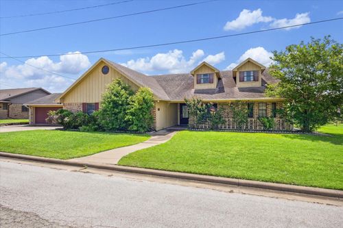 526 Acorn St, Giddings, TX, 78942-4439 | Card Image