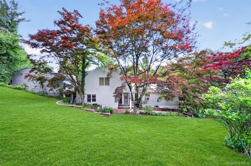 88 Pines Bridge Rd, Mount Kisco, NY, 10549-4112 | Card Image
