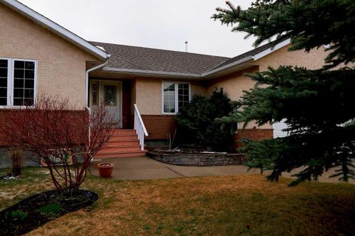 3021 214 Street, Home with 7 bedrooms, 3 bathrooms and 4 parking in Bellevue AB | Card Image