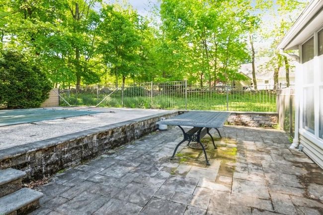 Large rear patio | Image 30
