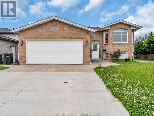 lower-2301 Randolph Ave, Windsor, ON, N9E3X3 | Card Image