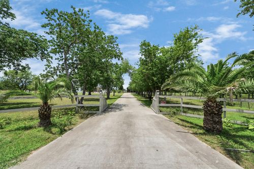 9832 Providence Rd, Needville, TX, 77461-9453 | Card Image