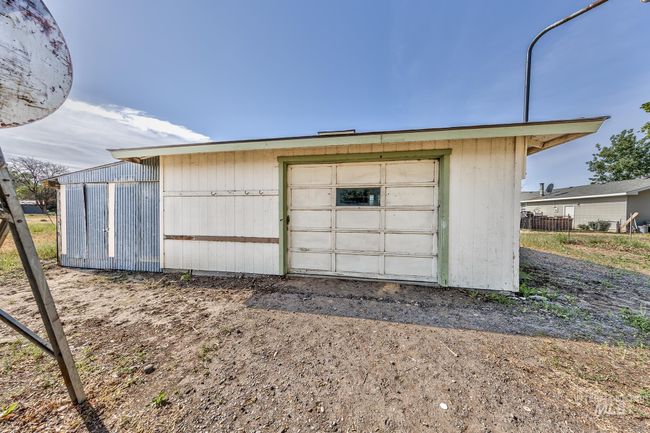 Detached 2 car garage/shop | Image 34