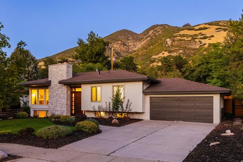 8505 S Kings Cove Dr, Salt Lake City, UT, 84121-6055 | Card Image