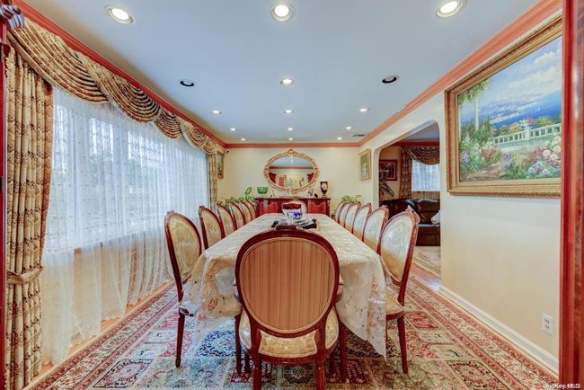 69-33 170 Th St, House other with 5 bedrooms, 3 bathrooms and null parking in Fresh Meadows NY | Image 4