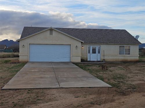 1069 S Teddy Roosevelt Rd, Golden Valley, AZ, 86413-6743 | Card Image