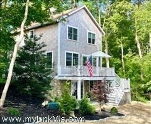 82 Skiff Ave, Vineyard Haven, MA, 02568-5555 | Card Image