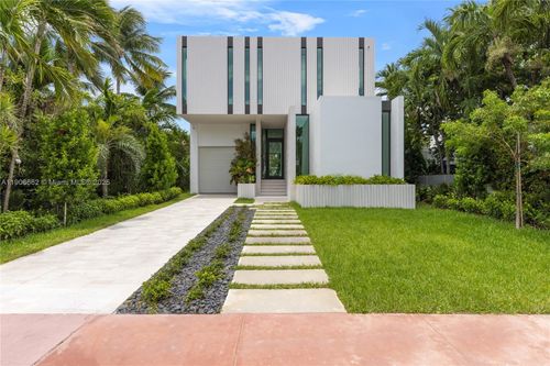 4504 Sheridan Ave, Miami Beach, FL, 33140-3145 | Card Image