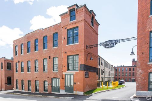 c-221-64 Beacon St, Worcester, MA, 01608-2264 | Card Image