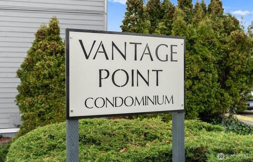 apt-234-2611 Ne 4th St, Renton, WA, 98056-4052 | Card Image