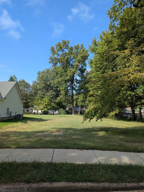 407 S Main Ext, Collierville, TN, 38017-2925 | Card Image