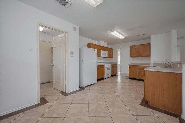 6814 Shallow River Ct, House other with 4 bedrooms, 3 bathrooms and 2 parking in Spring TX | Image 8