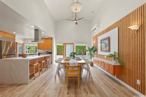 7172 Naakea St, Honolulu, HI, 96825-1649 | Card Image