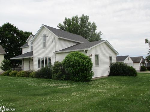 1008 Wilson St, Dysart, IA, 52224-9700 | Card Image