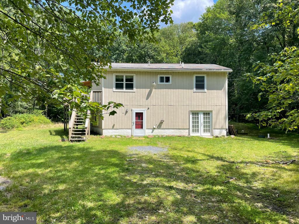 Navajo Trl, Albrightsville, PA 18210
