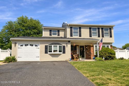 70 Starlight Rd, Howell, NJ, 07731-2219 | Card Image