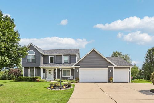 10468 S George Dr, OAK CREEK, WI, 53154-6541 | Card Image