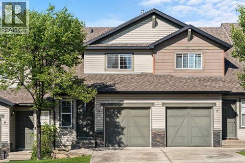 105 Drake Landing Common, Okotoks, AB, T1S0C9 | Card Image