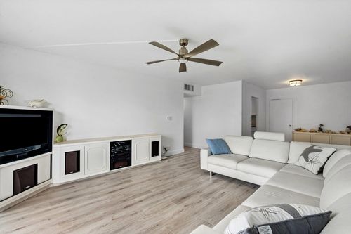 506-550 Bayshore Dr, Fort Lauderdale, FL, 33304-3958 | Card Image