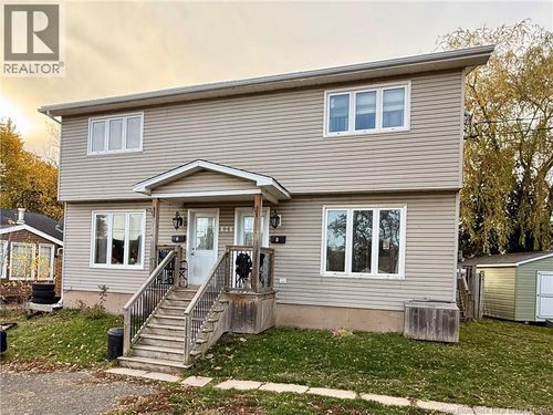 626 Rue Charles, Dieppe, NB, E1A1Z6 | Card Image