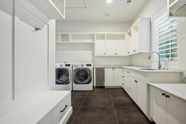 E - 22 E Shady Ln, House other with 5 bedrooms, 5 bathrooms and 3 parking in Houston TX | Image 40