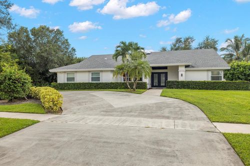 15600 Rolling Meadows Cir, Wellington, FL, 33414-9047 | Card Image